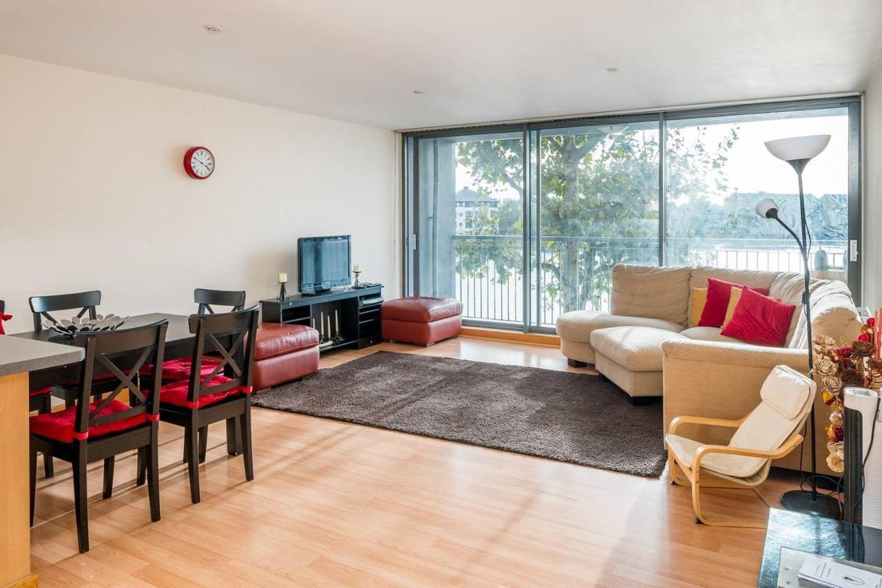 Bright 2 Bed 2 Bath Near Canary Wharf *