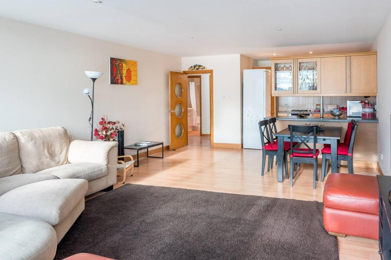 Bright 2 Bed 2 Bath Near Canary Wharf Appartamento *